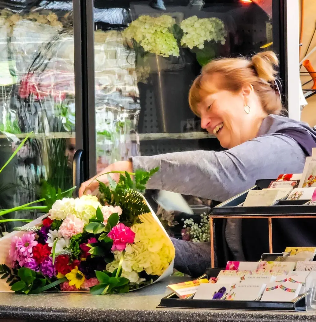 Cut flowers, dish gardens , Flowering Plants , Outdoor Planters , hanging baskets , blooming lilacs